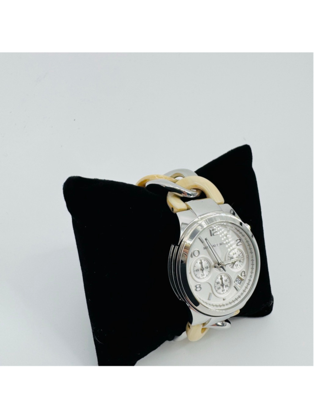 Michael Kors Runway Twist Chronograph Watch Silver Beige - Picture 2 of 8